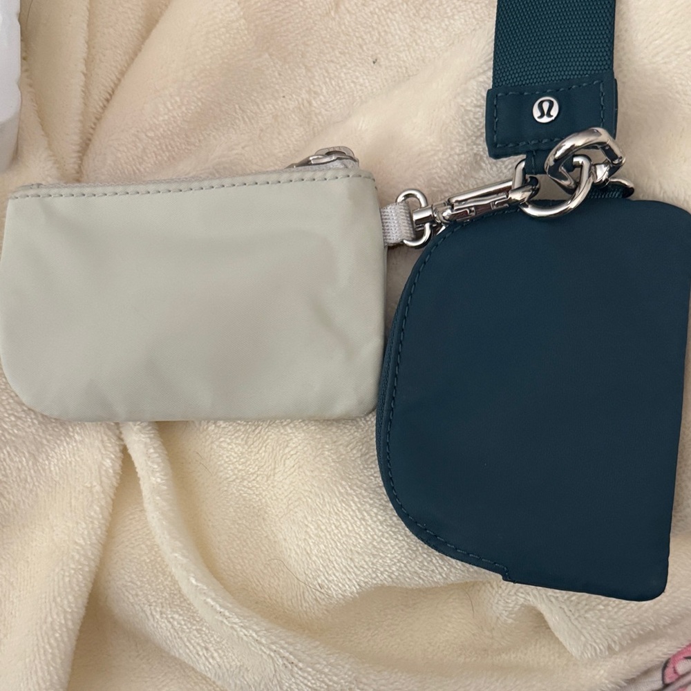 lululemon athletica Blue and Cream Crossbody Bag Duo - Picture 3 of 3